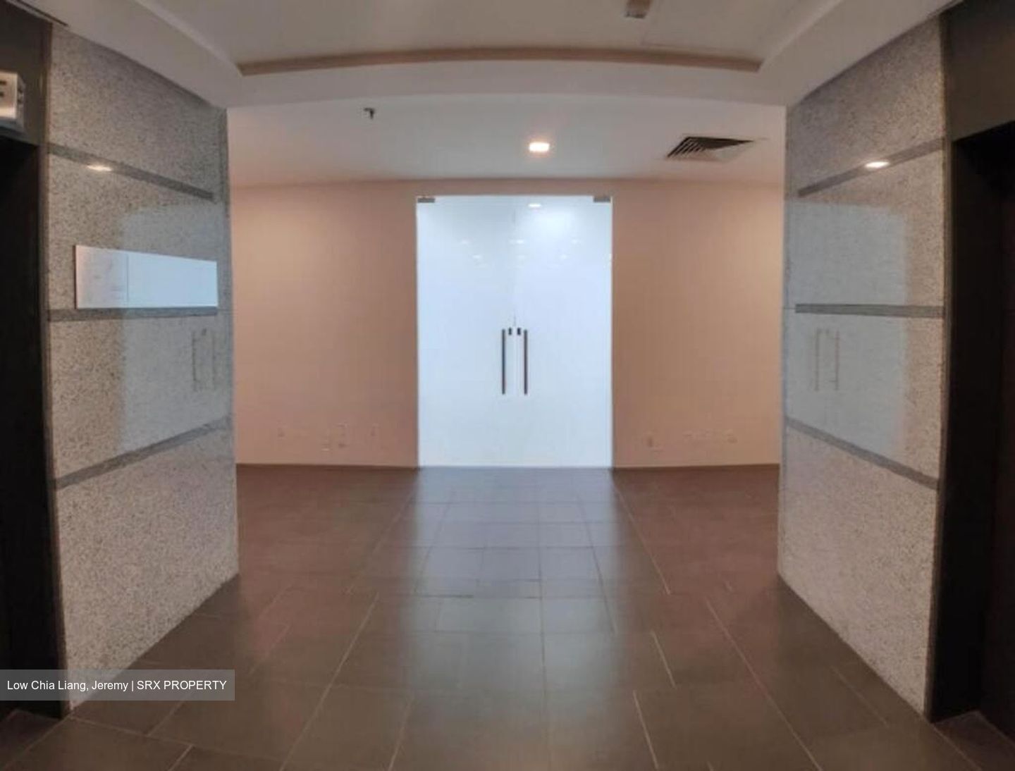 One Raffles Place (D1), Office #511744421